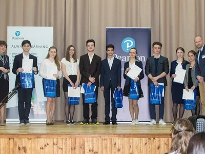 czeremoniya-nagorozhdennya-uchniv-yaki-uspishno-sklali-ispit-pearson-tests-of-english