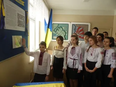 vidkrito-memorialnij-znak-prisvyachenij-geroyam-nebesnoyi-sotni